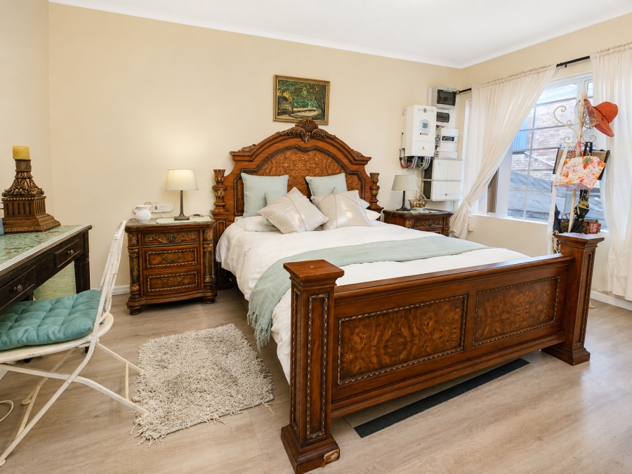 5 Bedroom Property for Sale in Wavecrest Eastern Cape